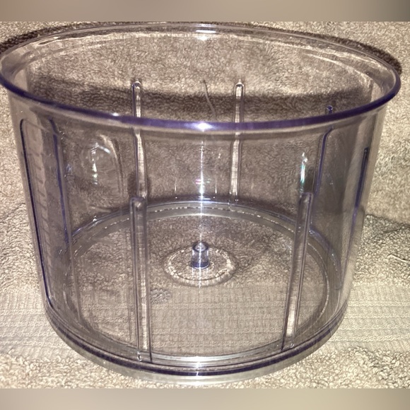 COPY 2 - PAMPERED CHEF MANUAL FOOD PROCESSOR REPLACEMENT 3 CUP BOWL INCLUDES LID - Picture 10 of 10